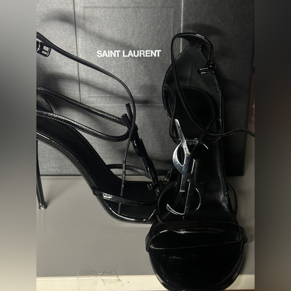 Saint Laurent
Opyum YSL Patent Ankle-Strap Sandals, black, size 42 - Picture 5 of 11